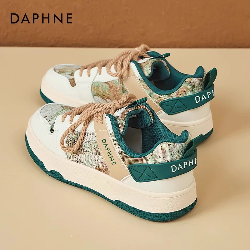 达芙妮油画板鞋女2024新款春夏爆款厚底百搭休闲鞋轻便运动小白鞋