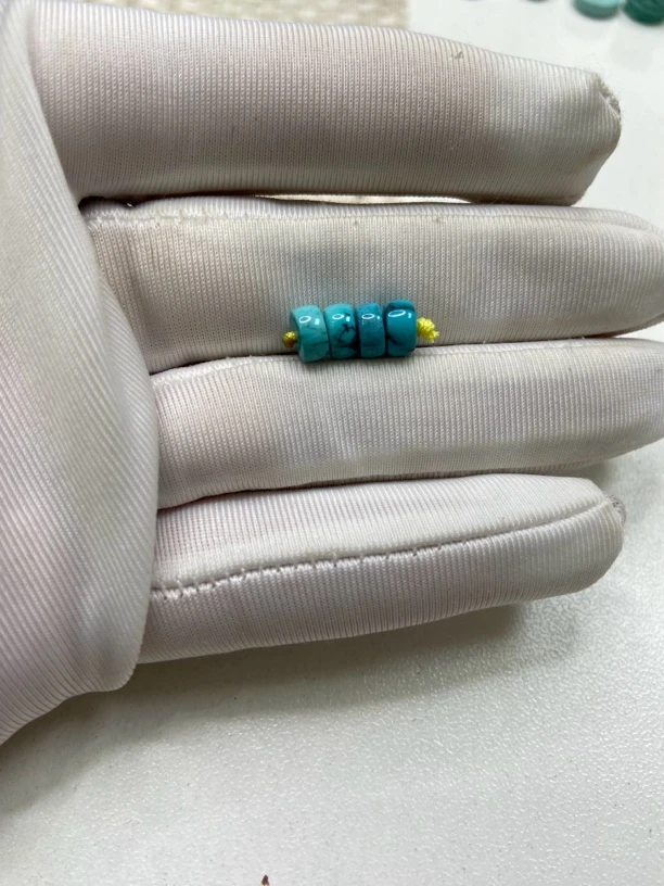 原矿绿松石高瓷网花隔片