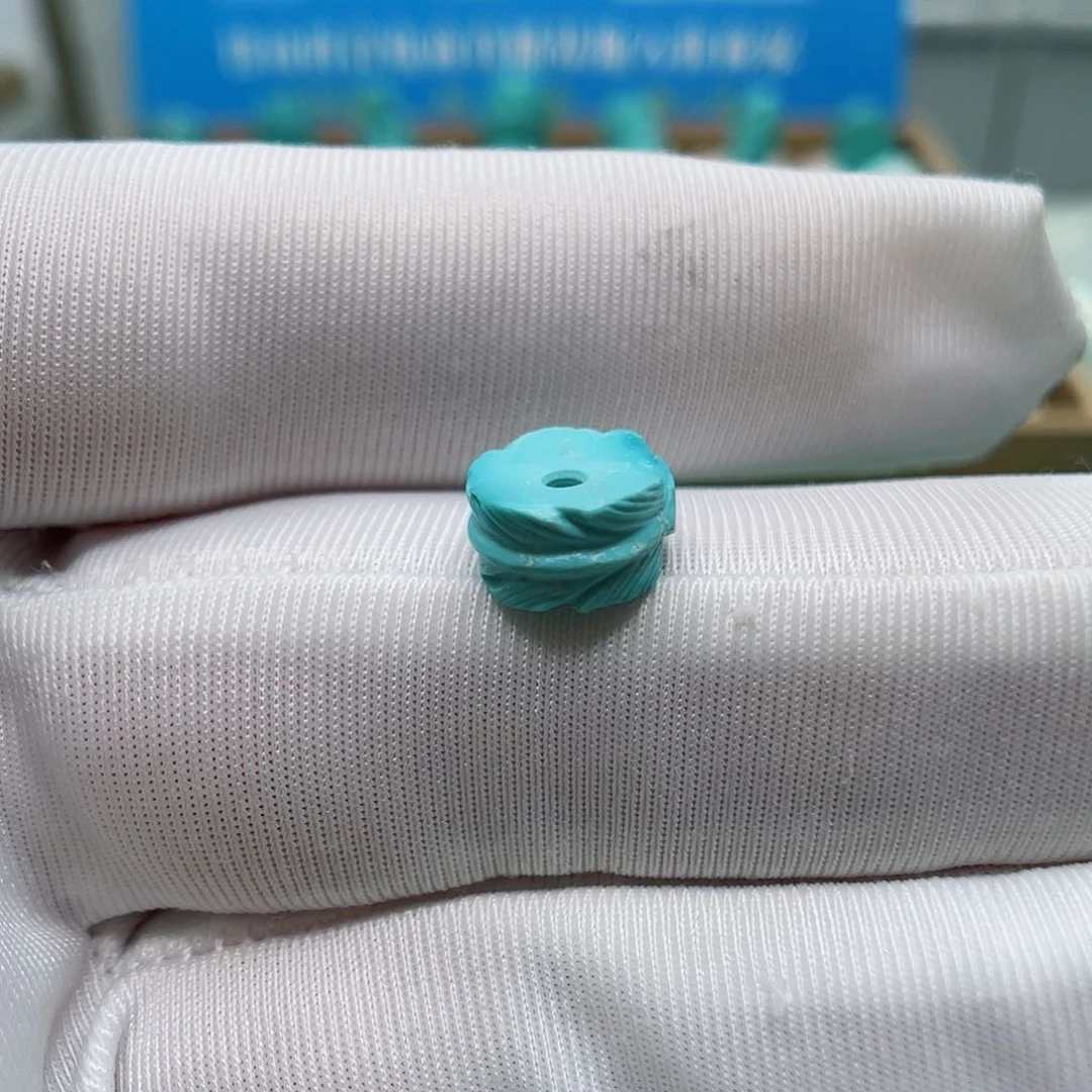 绿松石颈饰未镶嵌鱼**龙