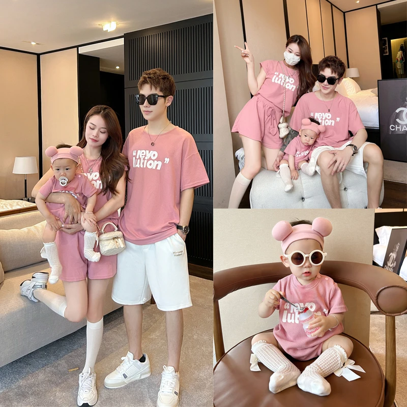 亲子装潮2025夏新款一家三四口婴儿网红炸街短袖T恤全家装