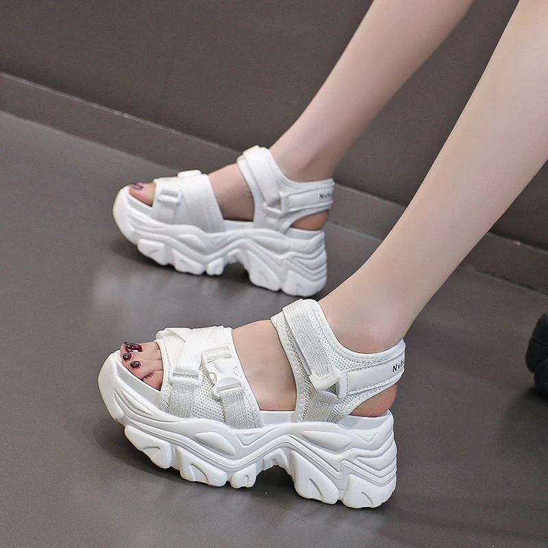 校园百搭厚底运动凉鞋女2024夏季新款百搭增高软底防滑沙滩凉鞋潮