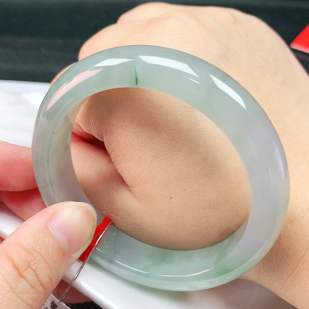 翡翠手镯未镶嵌56圈