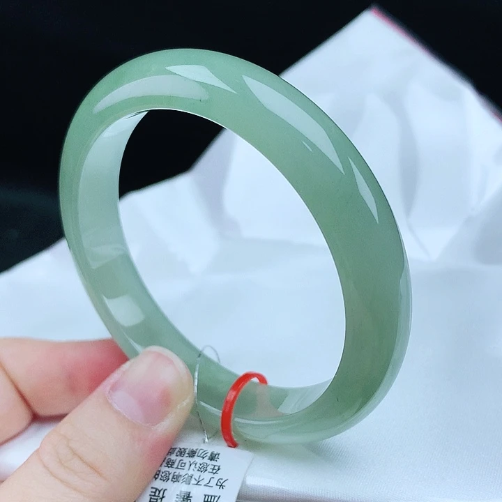 翡翠手镯未镶嵌57圈