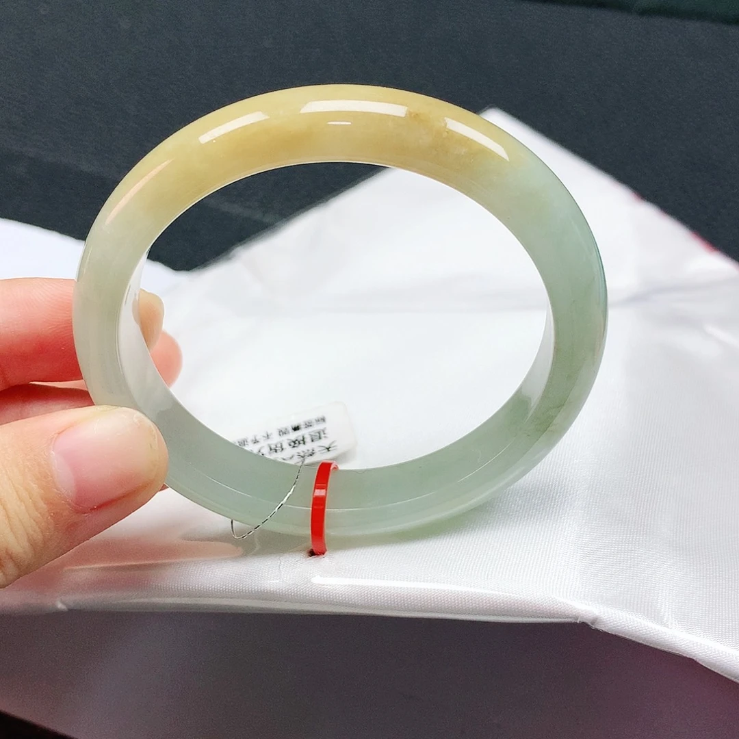 翡翠手镯未镶嵌54贵