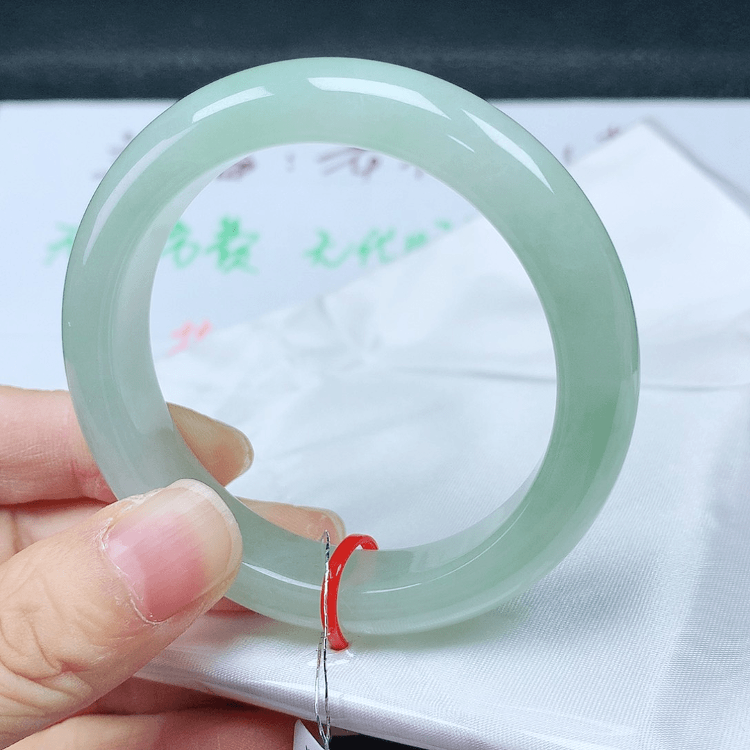 翡翠手镯未镶嵌51圈