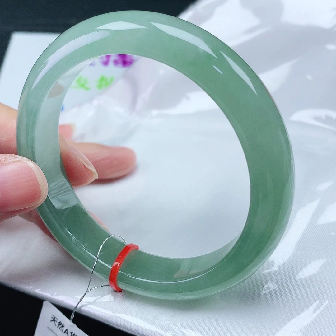 翡翠手镯未镶嵌56+圈