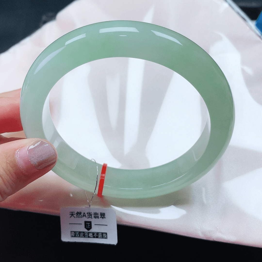 翡翠手镯未镶嵌59圈