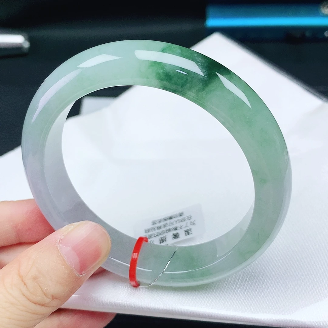 翡翠手镯未镶嵌58圈