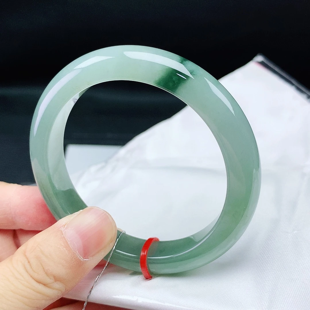 翡翠手镯未镶嵌52圈