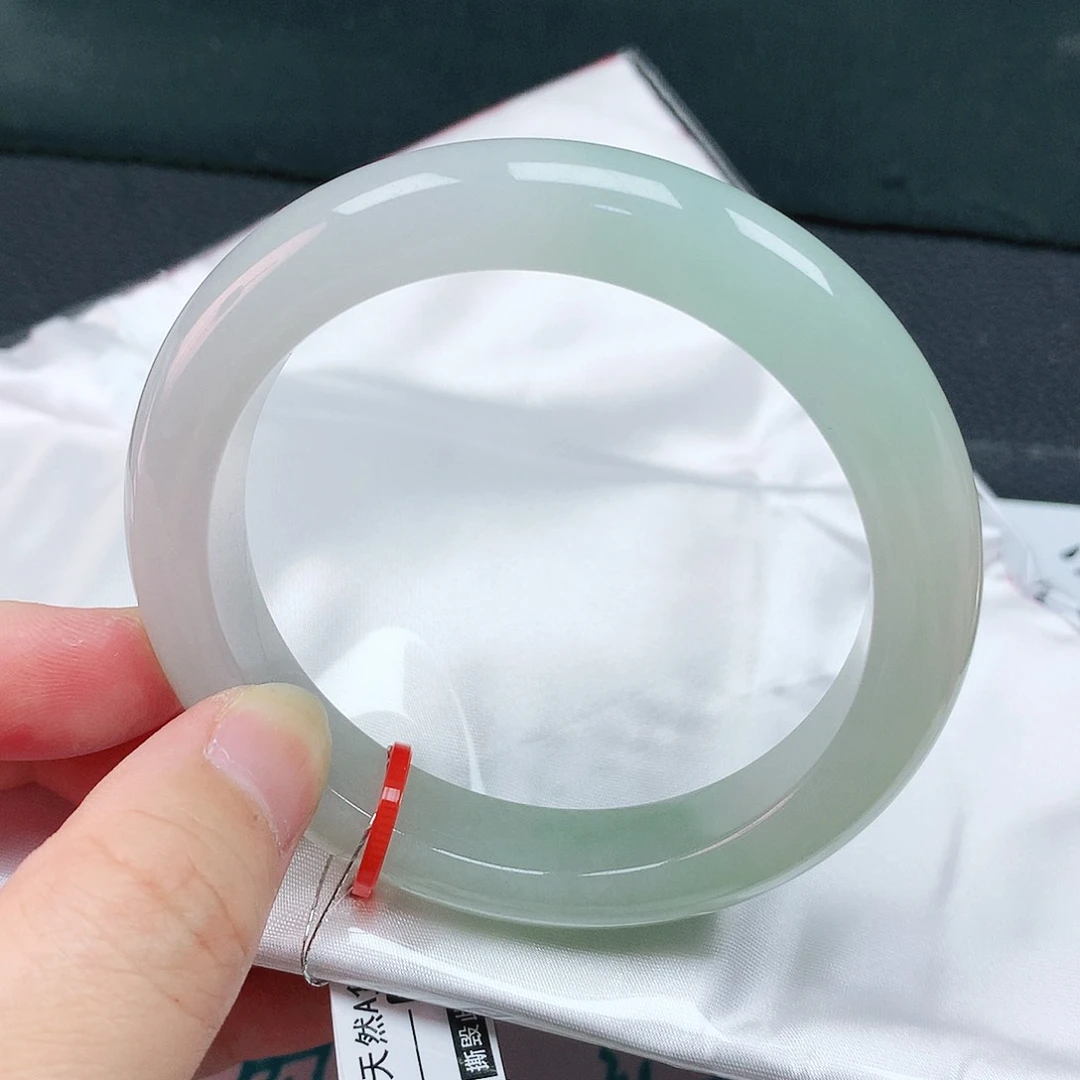 翡翠手镯未镶嵌58圈