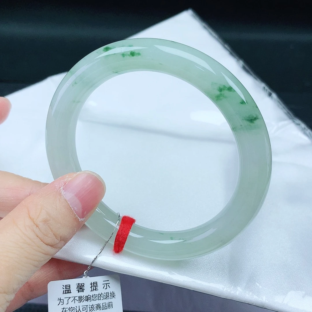 翡翠手镯未镶嵌54胖