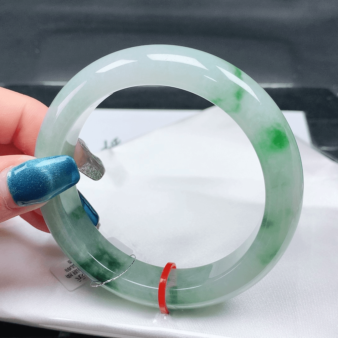 翡翠手镯未镶嵌58圈