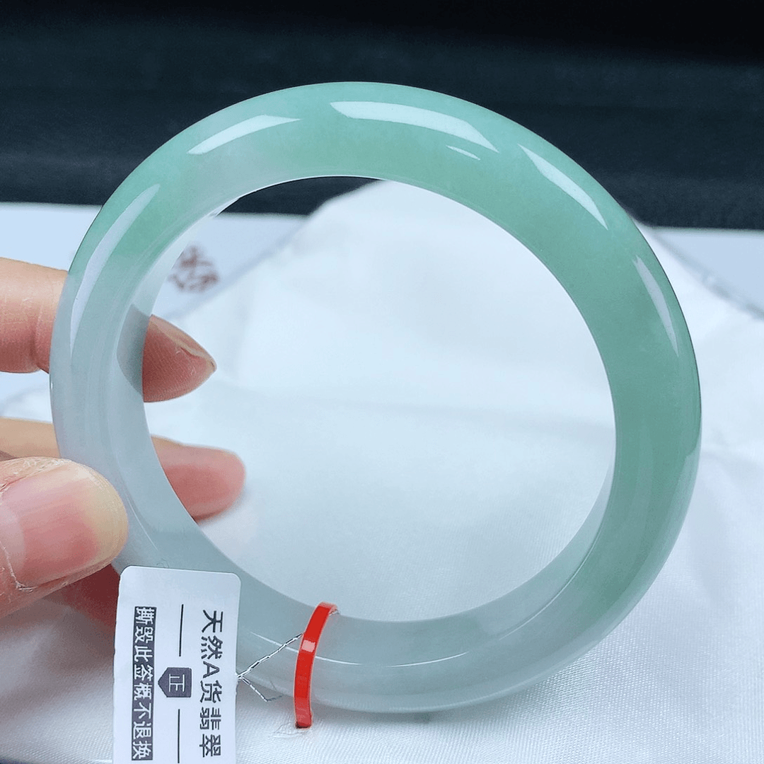 翡翠手镯未镶嵌57圈