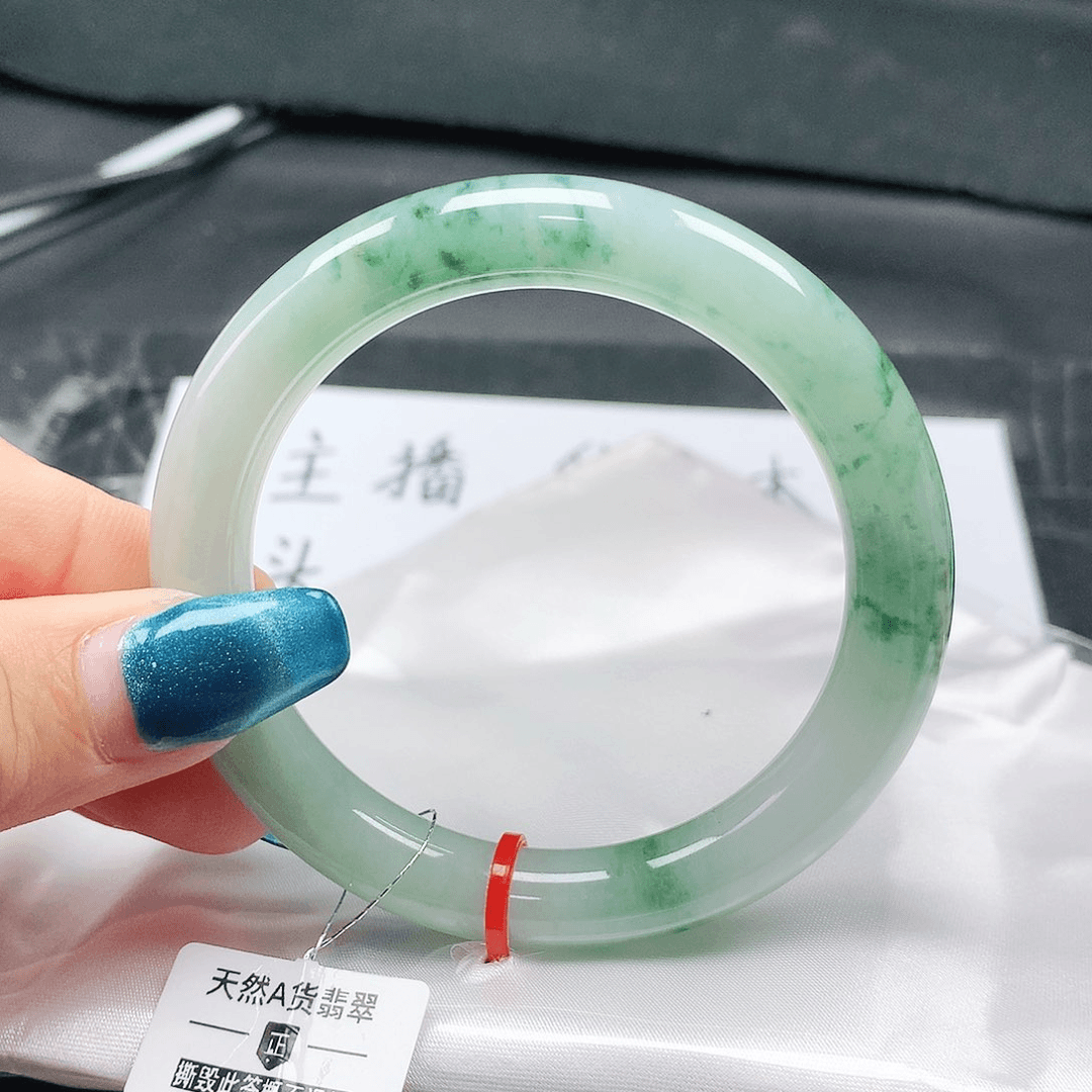 翡翠手镯未镶嵌53圈
