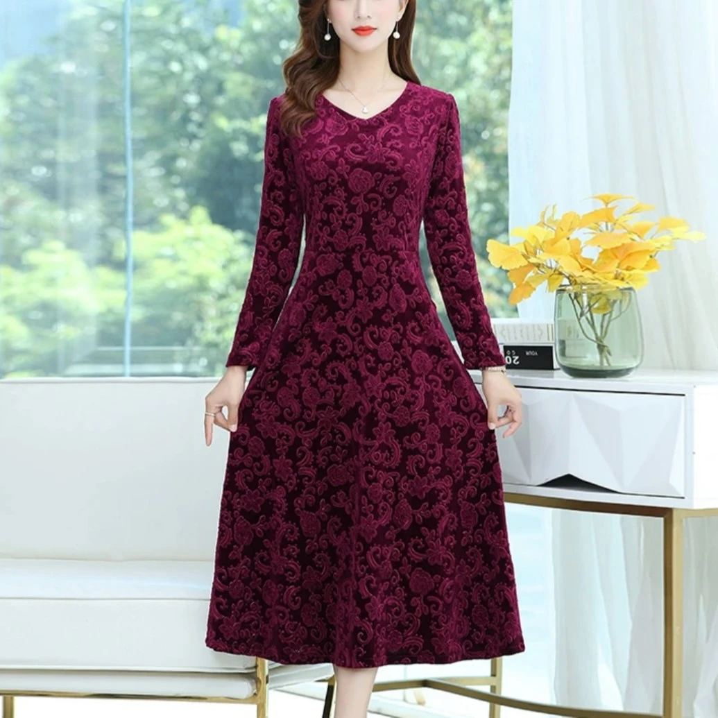 春秋新款丝绒连衣裙显瘦气质时尚洋气中长款妈妈装高贵女装连衣裙