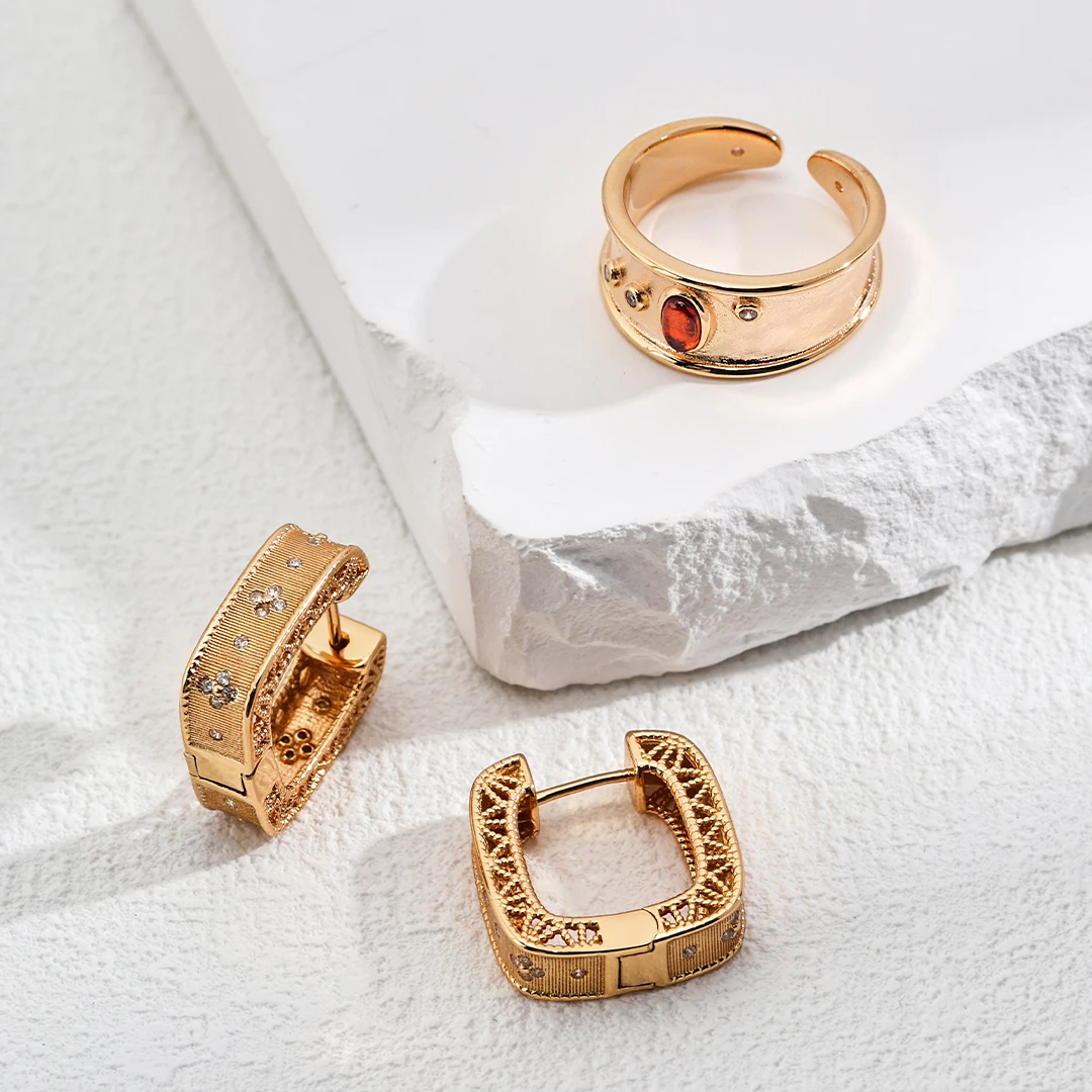 925银合成锆石耳饰 【佛罗伦萨】E457气质百搭金色个性