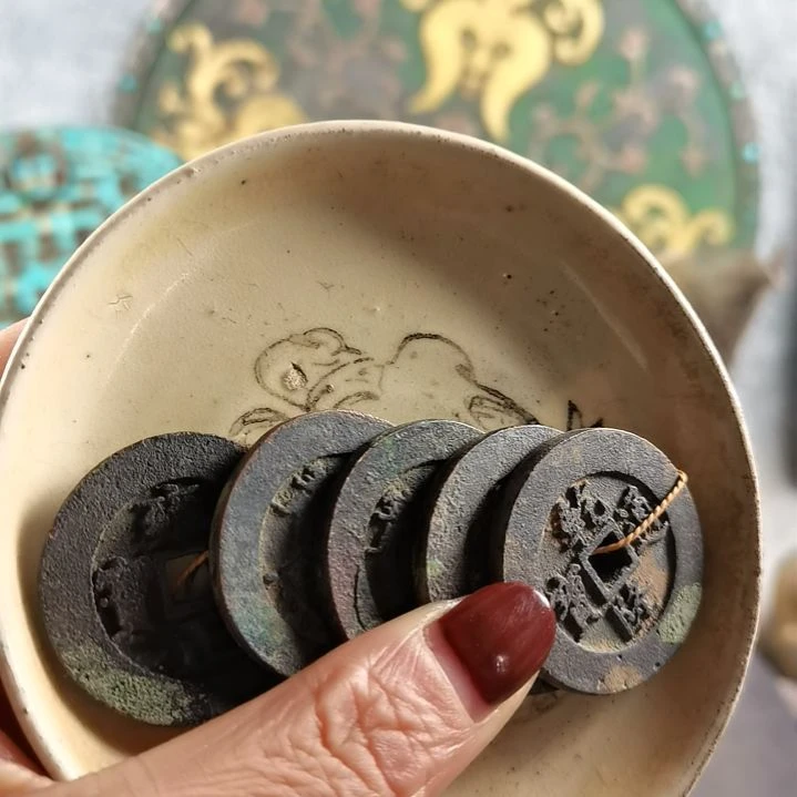 【闪购商品】密胺摆件黄****间