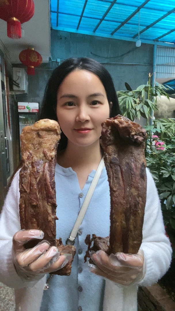 湖南正宗乡里柴火熏制腊排骨