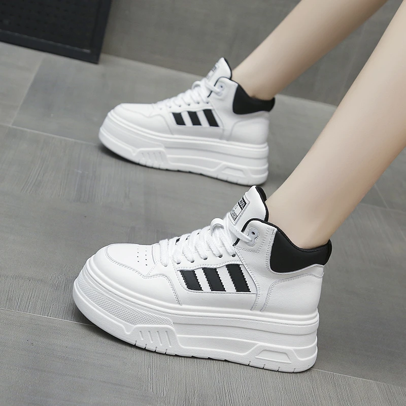 高帮厚底小白鞋子女ins2024秋冬新款加绒保暖百搭增高运动休闲鞋