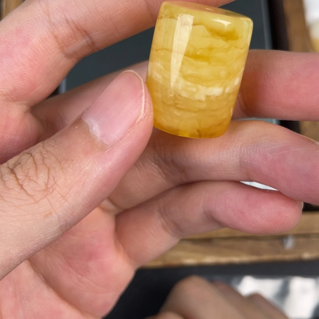 琥珀裸石未镶嵌天然5