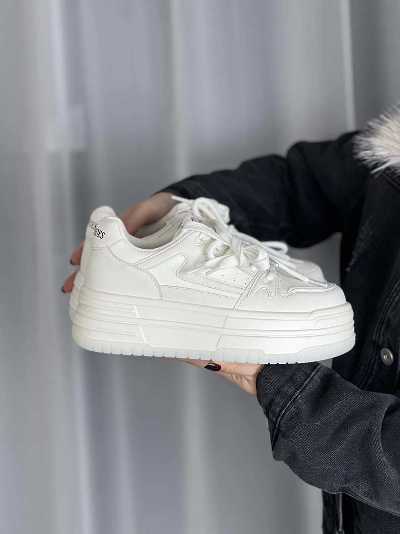 ”鸳鸯系带“春季新品经典时尚百搭厚底增高5.5公分真皮牛皮小白鞋