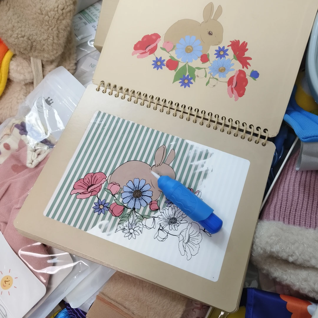 儿童水画本反复涂鸦涂色男孩宝宝女幼儿园公主益智清水画画本