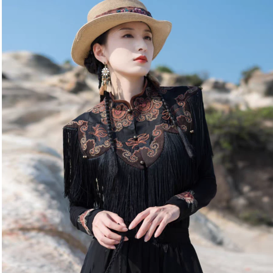 民族风披肩新中式女装流苏旗袍外搭云肩重工刺绣显瘦黑色斗篷外搭
