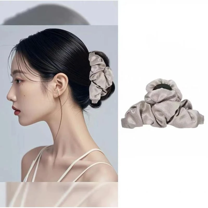 褶皱布艺云朵泡泡抓夹女2024秋冬新款高级感后脑勺鲨鱼夹子发夹