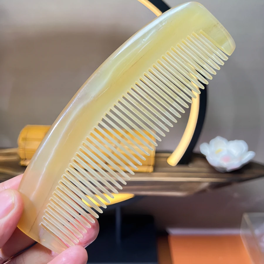 枫叶  福利款黄牛角月梳精品家用齿梳加厚护理顺发高端便携包包梳