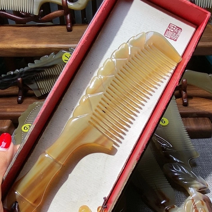 099 枫叶牛角梳牛角梳