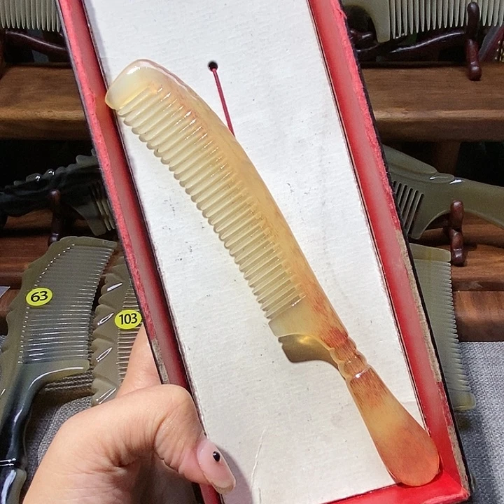 68 枫叶牛角梳牛角梳