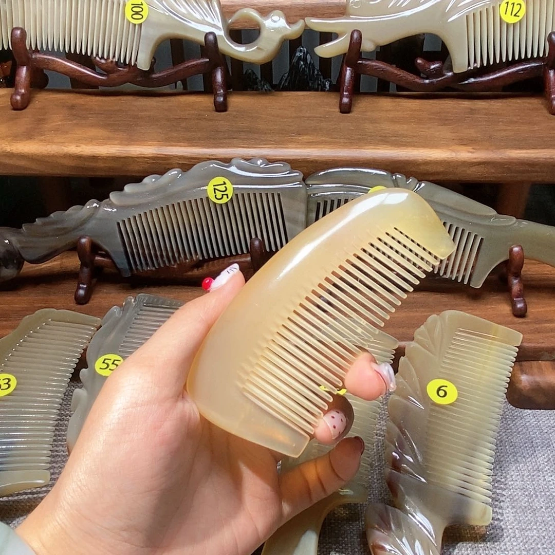 23 枫叶牛角梳牛角梳