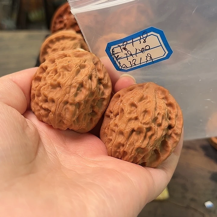 文玩核桃把件非嫁接北京