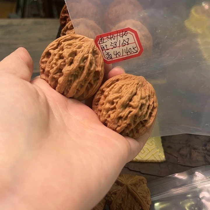 文玩核桃把件麦穗虎头