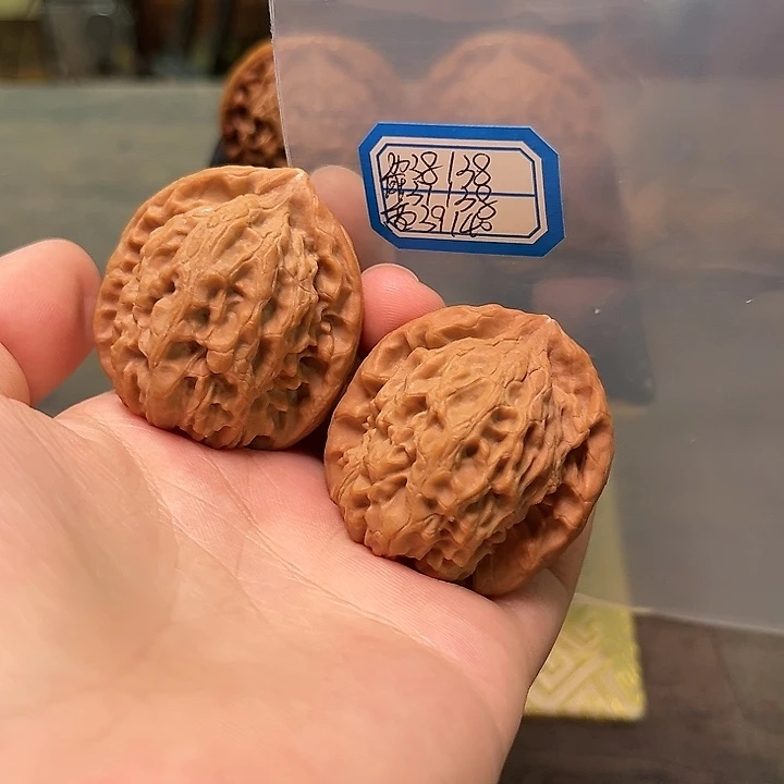 文玩核桃把件非嫁接北京