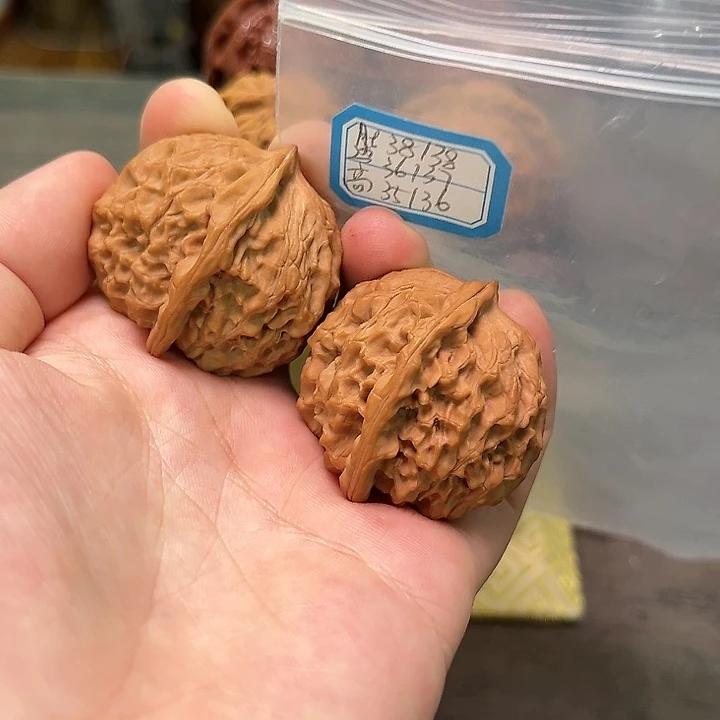 文玩核桃把件非嫁接元宝