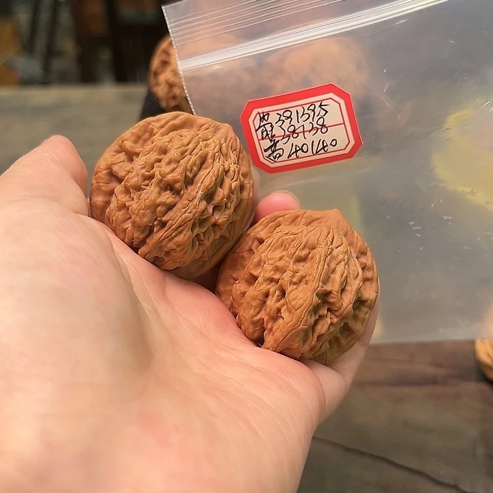 文玩核桃把件麦穗虎头