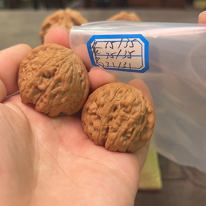 文玩核桃把件非嫁接无名狮子头
