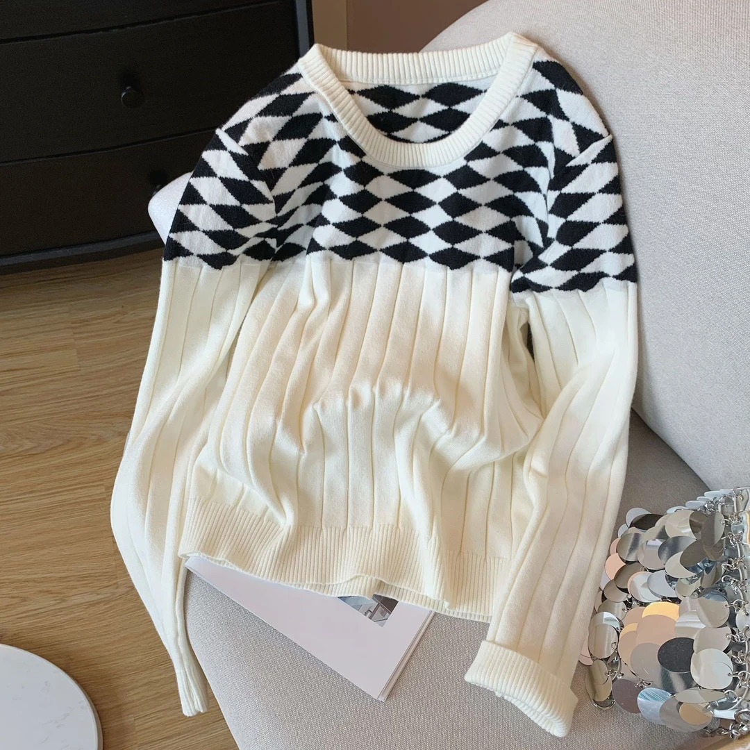 设计感撞色黑白拼色棋盘格圆领套头毛衣女秋冬季洋气小个子针织衫