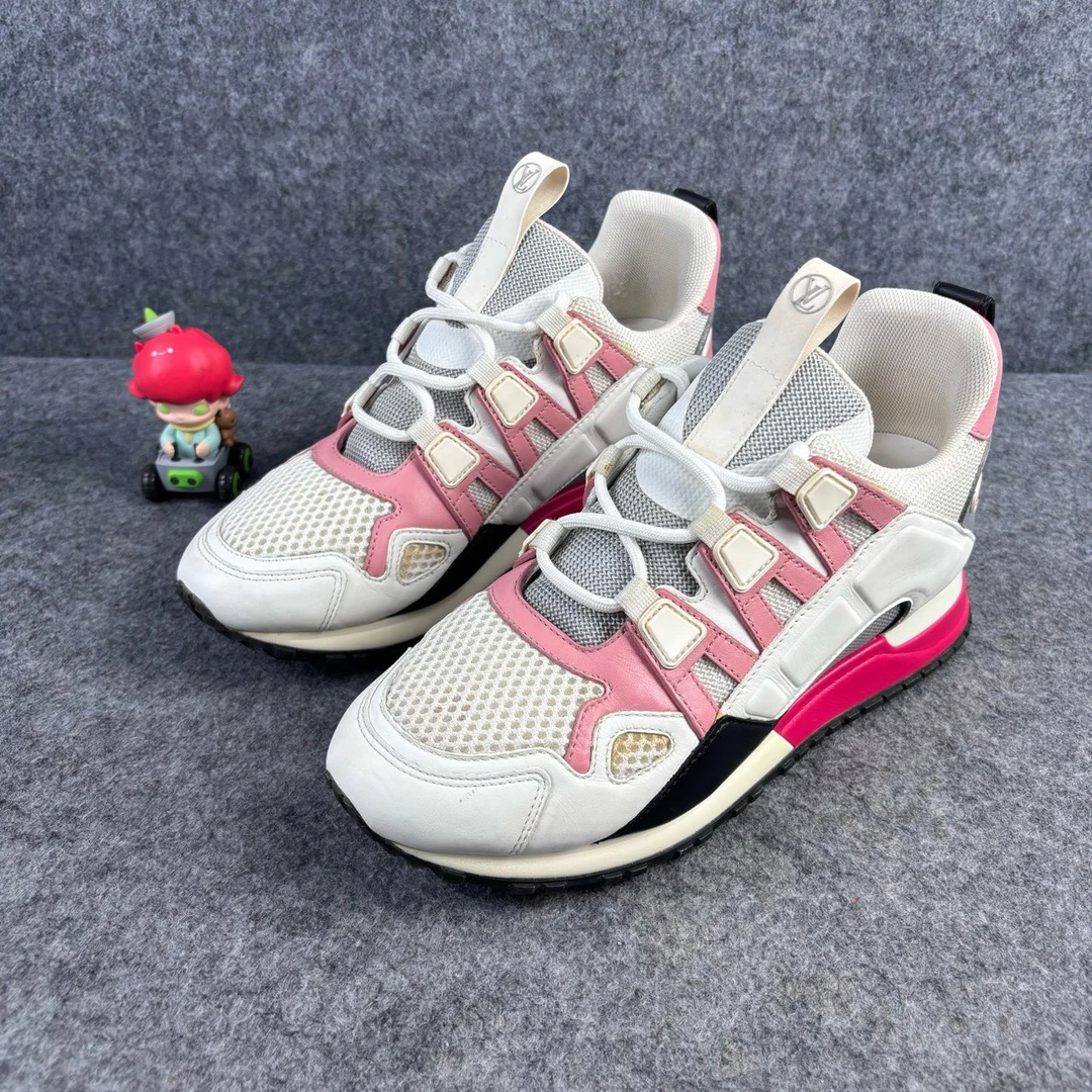 95新 LouisVuitton/路易威登  Run Away白粉运动鞋 36码 95新