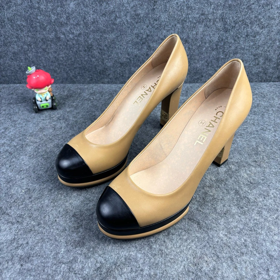 95新 Chanel/香奈儿 浅口拼接羊皮套脚高跟鞋 38.5码95新 YLP1316