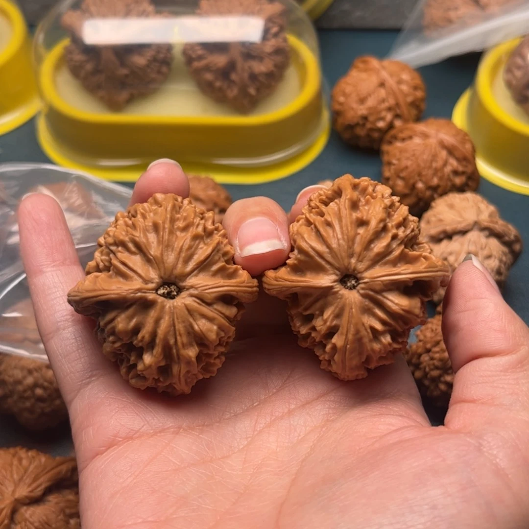 【闪购商品】文玩核桃把件废****）