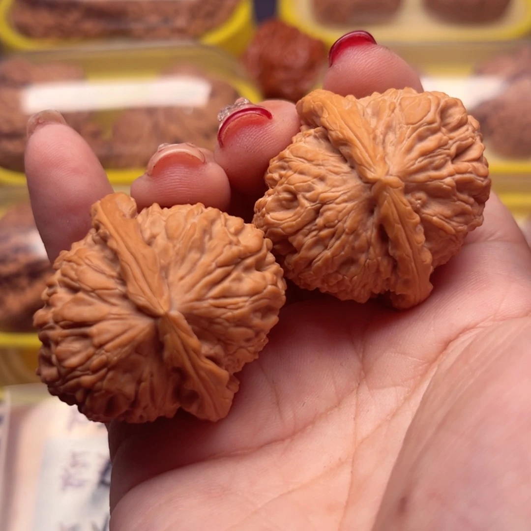 【闪购商品】文玩核桃把件37白狮子