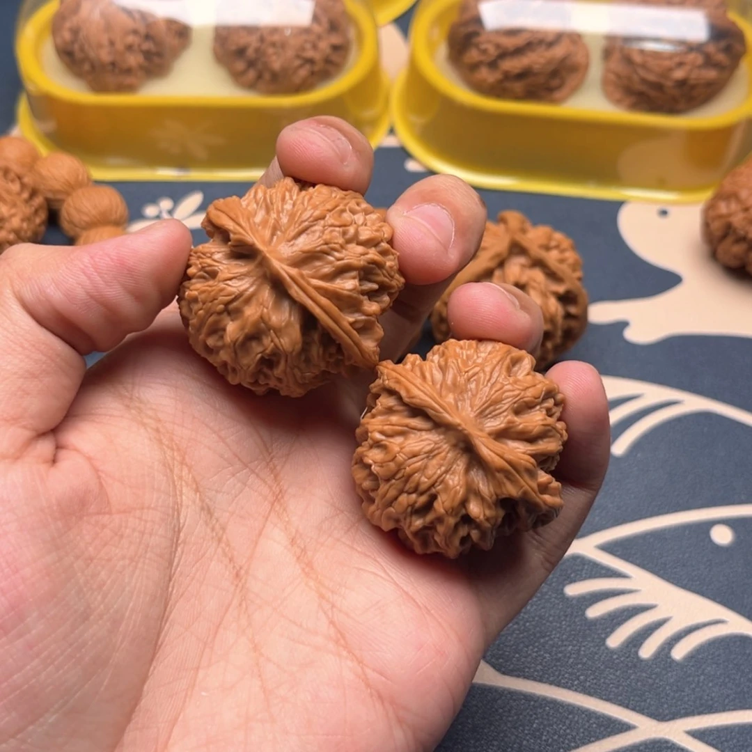 【闪购商品】桃核吊坠?****