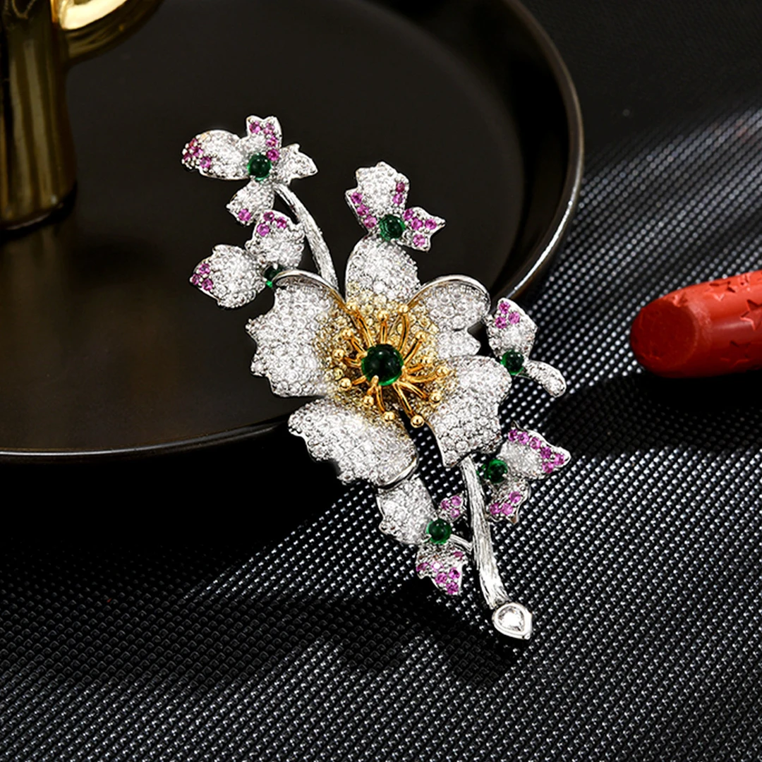 铜合金合成锆石胸针 精致优雅（一只梅）立体花卉西装大衣旗袍胸针