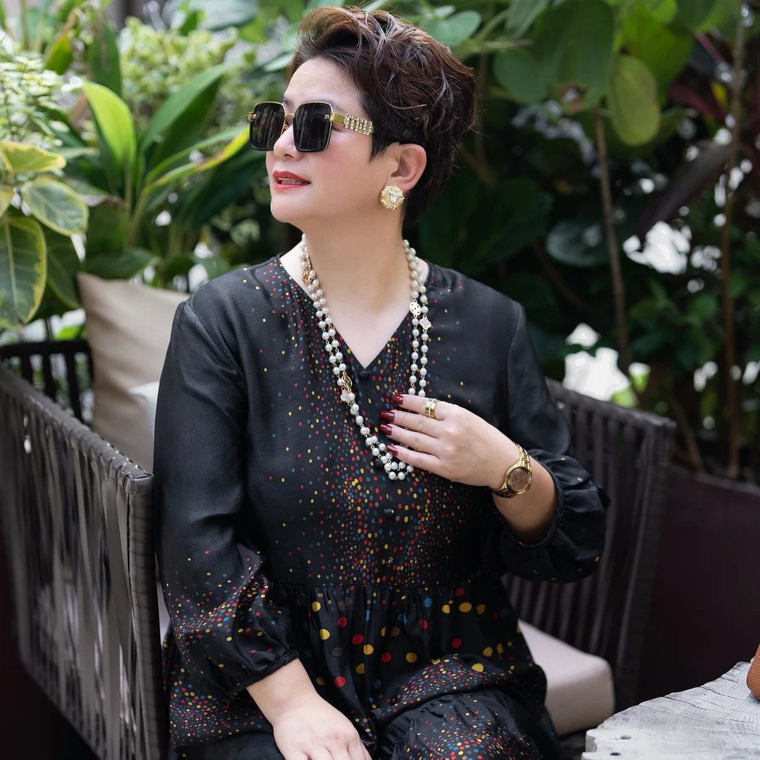 2025春秋新款女装裙子V领时尚法式显瘦彩色波点印花连衣裙0350