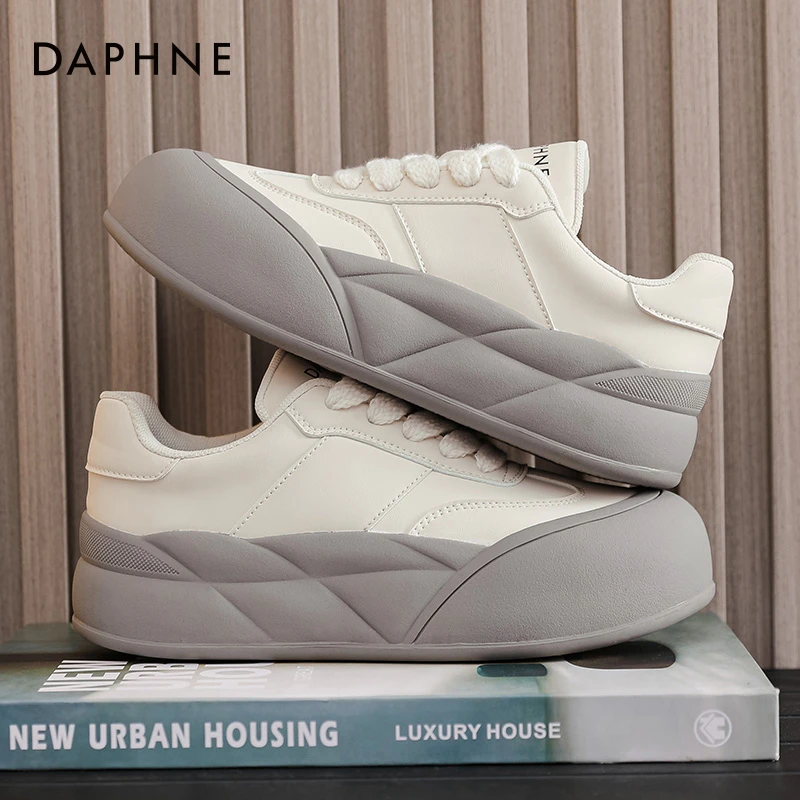 达芙妮厚底小白鞋女2025新款夏季丑萌面包鞋休闲增高大头板鞋子女