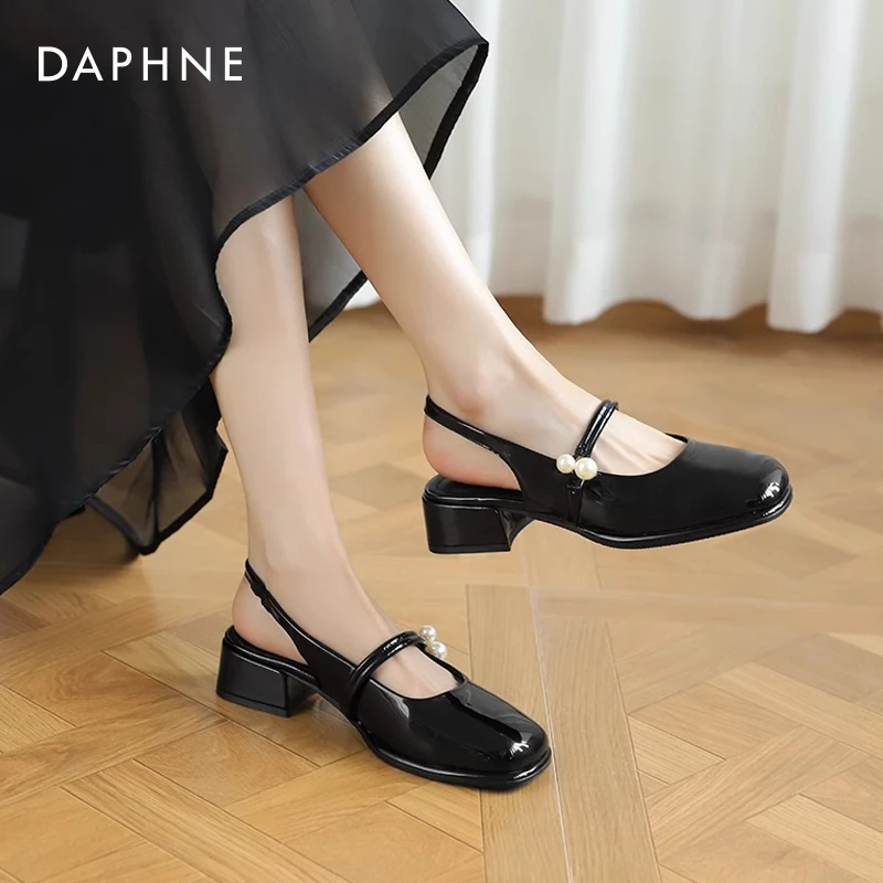 达芙妮包头凉鞋女2025夏季新款法式珍珠玛丽珍女鞋晚晚风粗跟单鞋