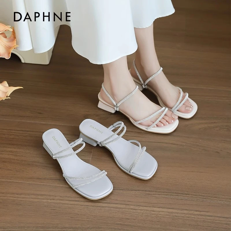 达芙妮凉鞋女2025新款粗跟凉拖鞋女夏外穿两用粗跟休闲气质凉拖鞋