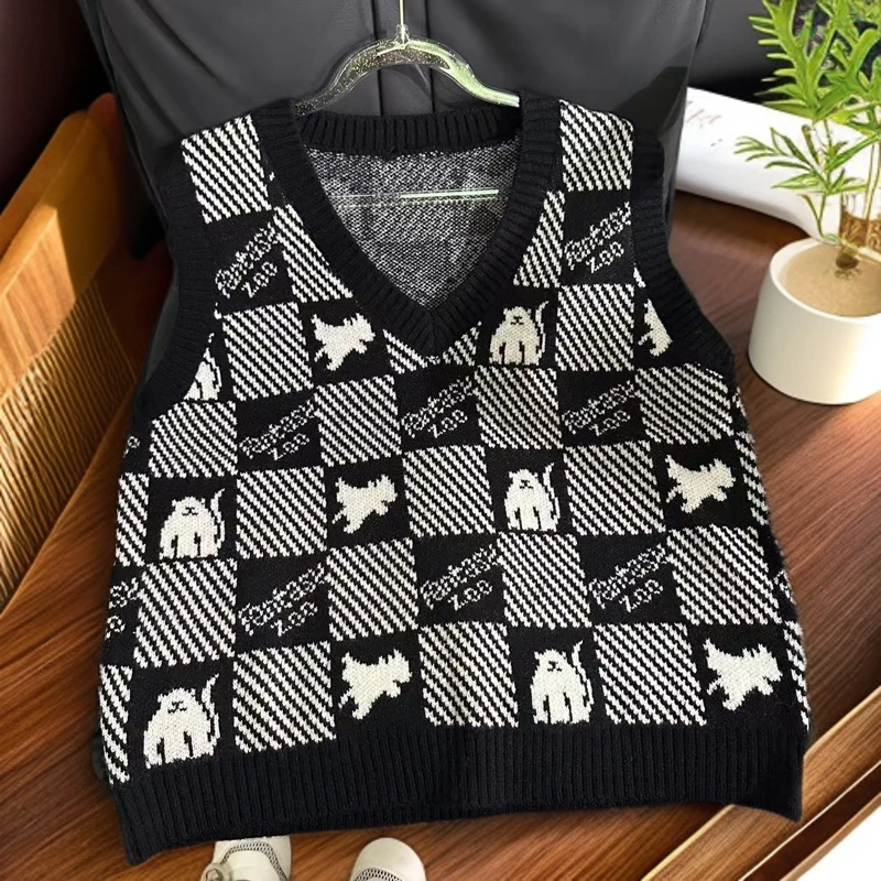 y1035新款简约风针织V领拼色方块小熊休闲百搭马甲   C4-5